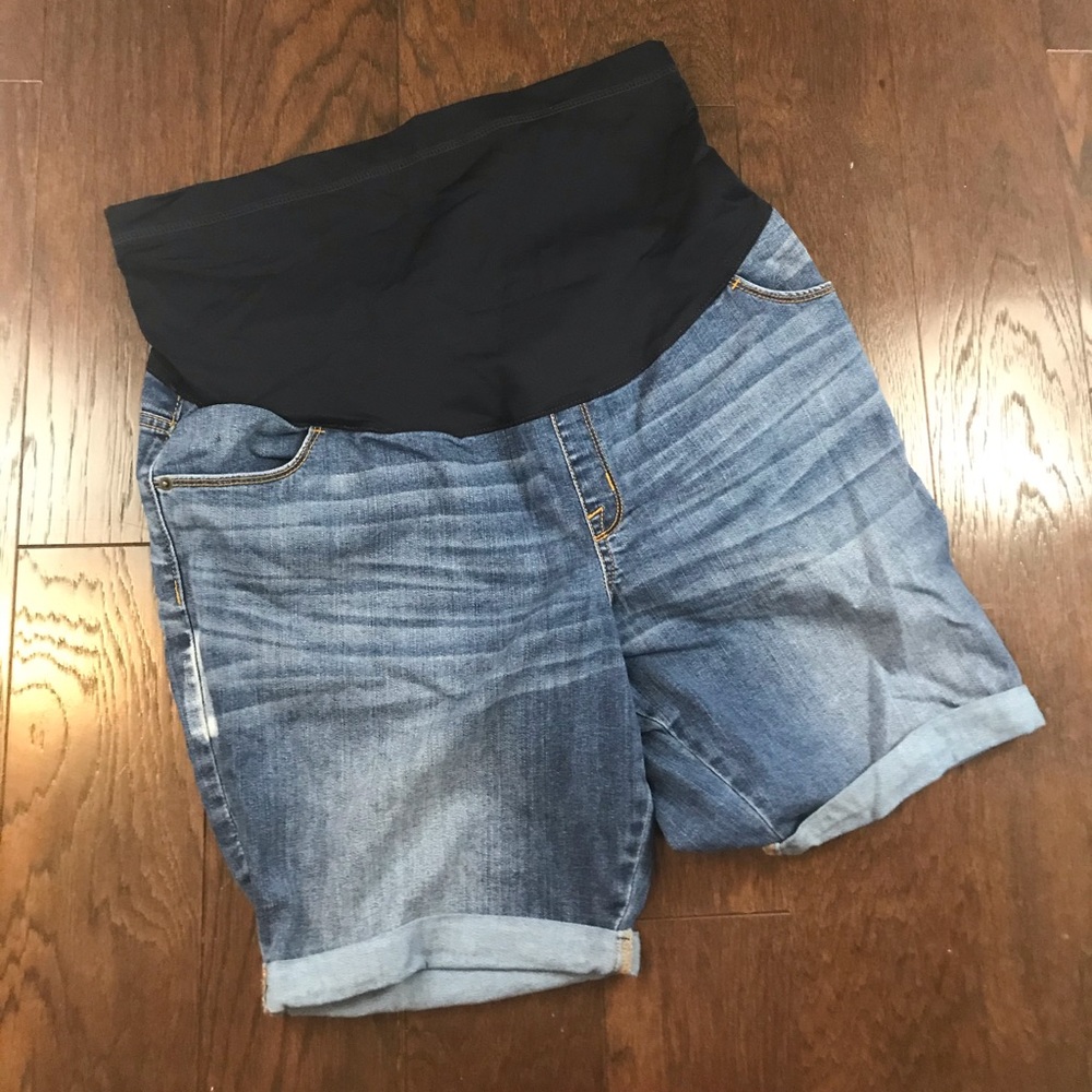 Maternity shorts